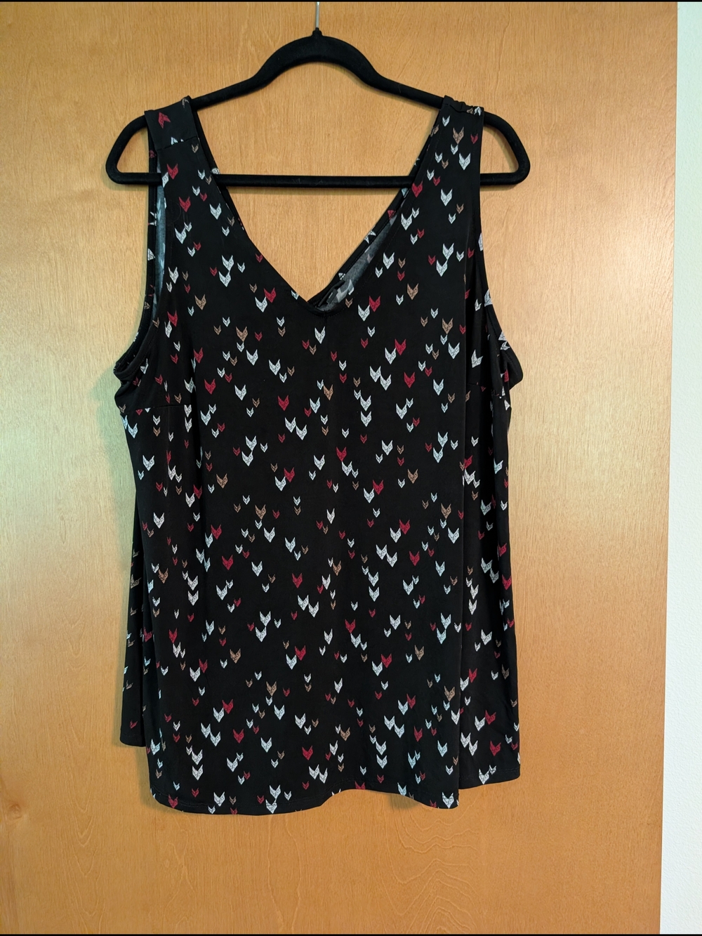 torrid Black V-Neck Tank with Red and White Heart Print 1XL